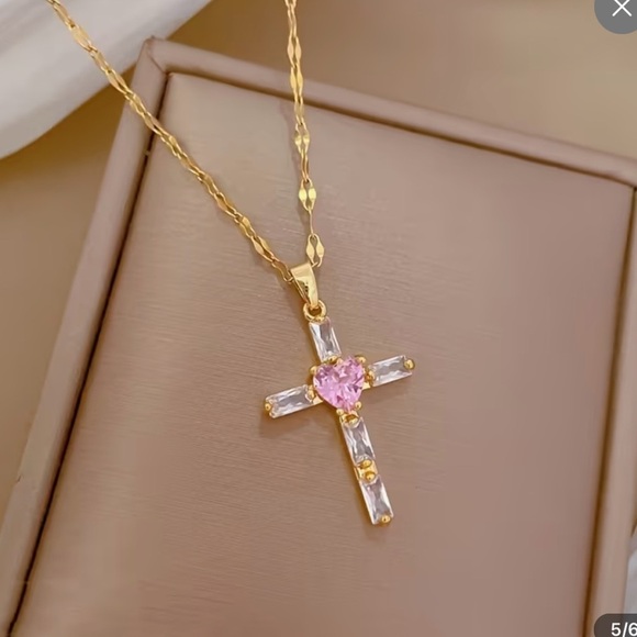 Beautiful Gold Stainless Steel Cross Pendant Necklace. NWT - Picture 1 of 6